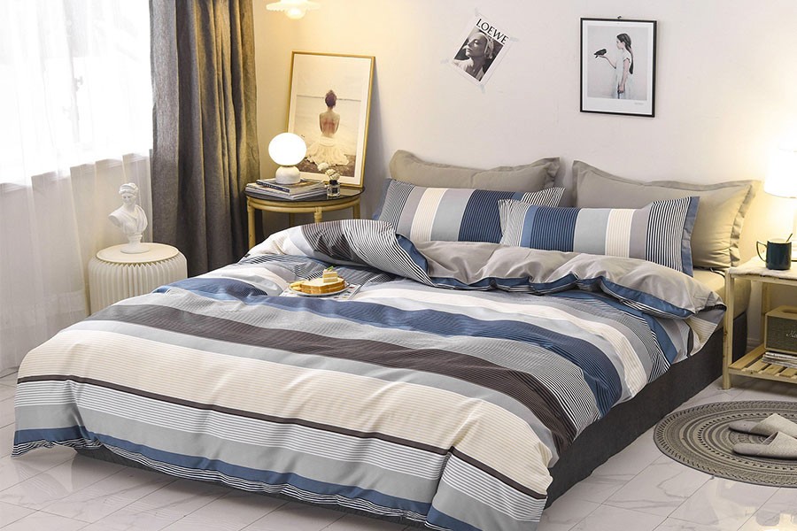 Quan Tam Den Giuong Ngu Va Chan Men Cua Ban