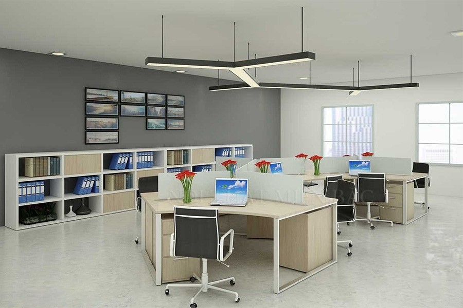 Ban Lam Viec De Goc Xeo Voi Cua Ra Vao