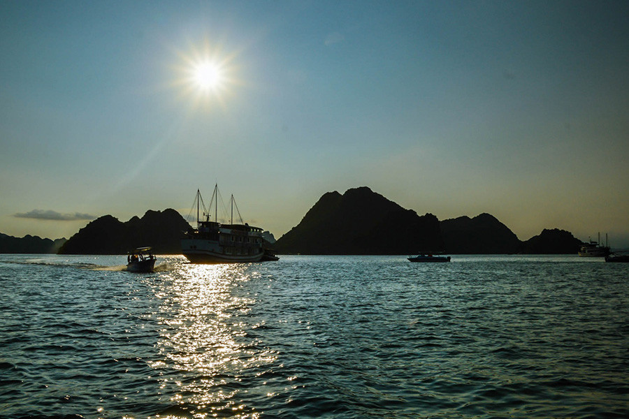 Menh Va Van Nhu Thuyen Voi Nuoc